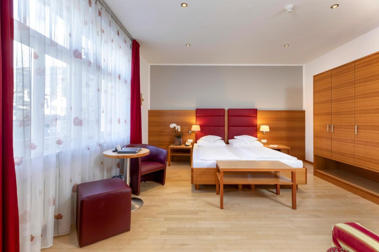 Hotel Kolping Мерано Экстерьер фото