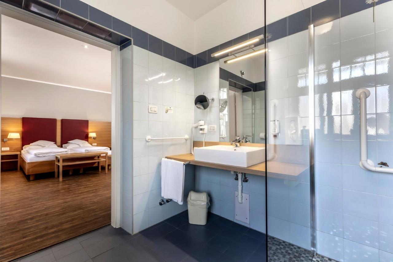 Hotel Kolping Мерано Экстерьер фото